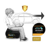 Bērns sēž Louis bērnu auto sēdeklī ar UN R129/03 apzīmējumu un FWF zīmi