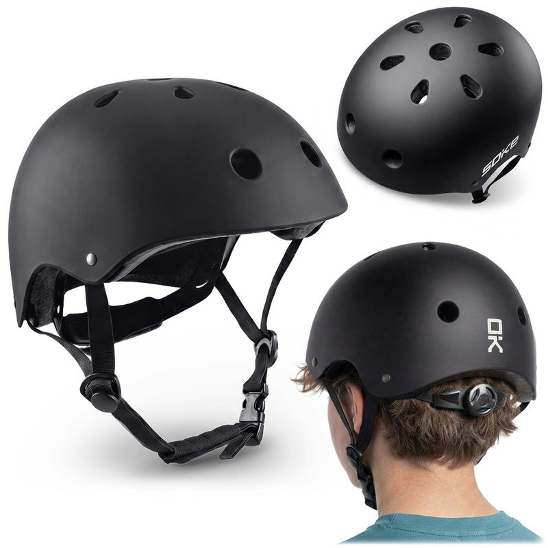 SOKE ķiveres komplekts ar trim skatiem un lietotāju no aizmugures