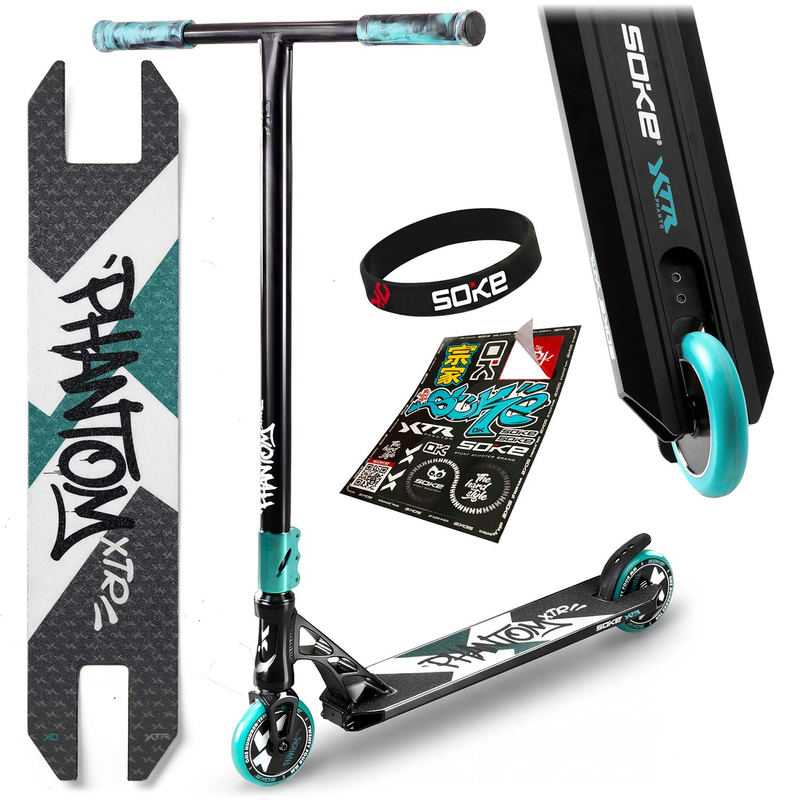 SOKE XTR Phantom triku skrejritenis pilnā komplektācijā uz balta fona ar redzamu deck, stūri un piederumiem