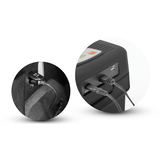 Tūrisma ledusskapja pieslēgumu un 12 V adaptera tuvplāni ar USB un tīkla savienojumiem