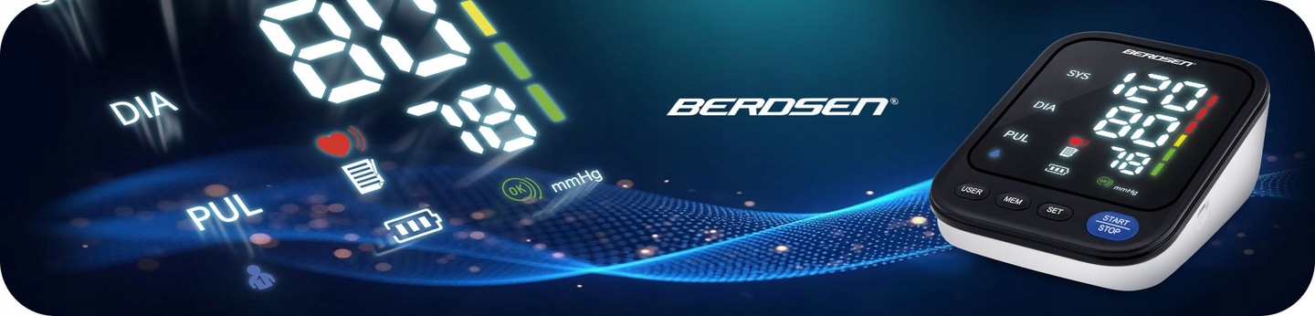Berdsen BD-122 augšdelma asinsspiediena mērītājs ar ieslēgtu LED displeju un balss paziņojumu ikonu tumšā fonā
