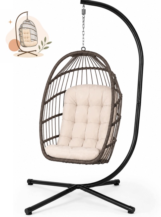 Piekaramais dārza krēsls ar baltu spilvenu un melnu statīvu uz balta fona