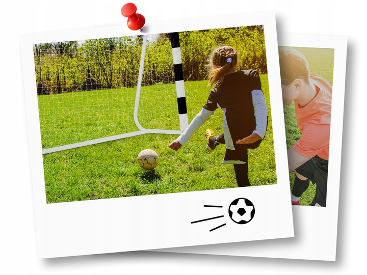Futbola vārti spēles brīdī uz zāles ar redzamu sitienu pa bumbu
