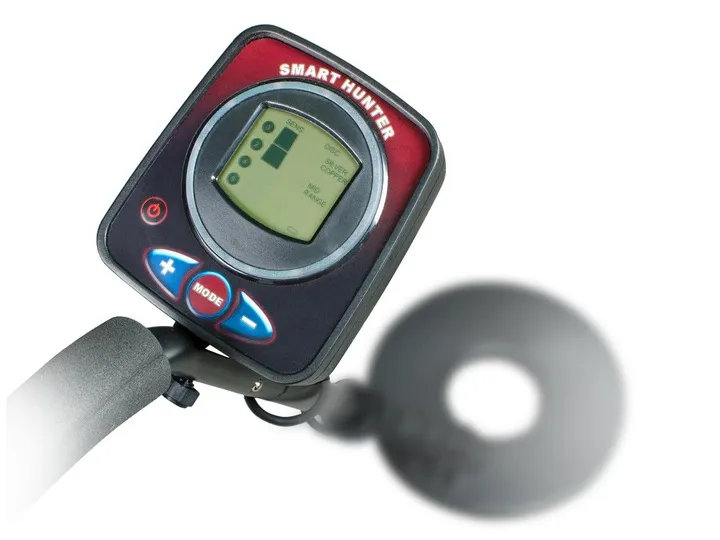 Metāla detektora Cobra Tector CT-1069 vadības bloks ar LCD displeju tuvplānā